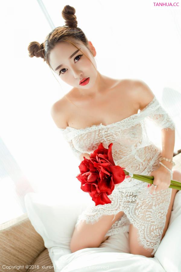 李梓熙  E杯欧派美女李梓熙 白色蕾丝透明裹身裙第5张图片